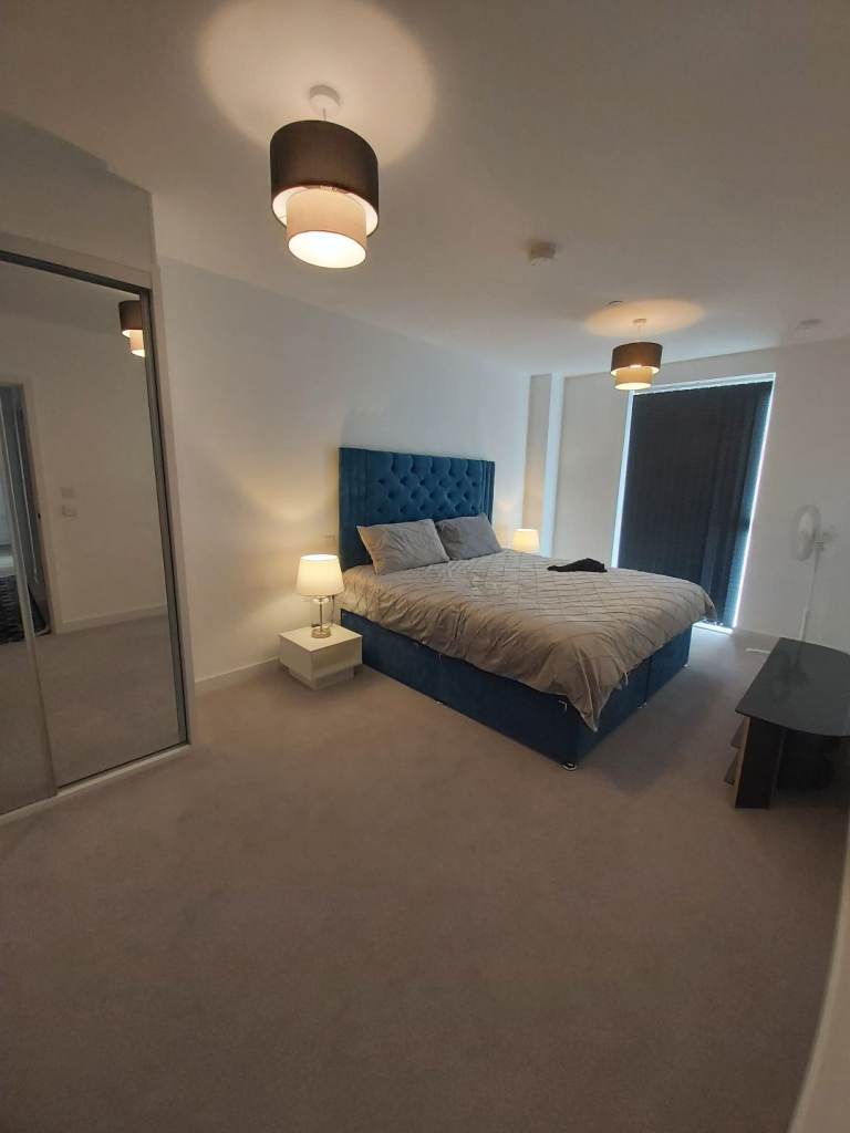 LARGE ROOM AVAILABLE FOR RENT IN HIGH STREET HOUNSLOW TW3 