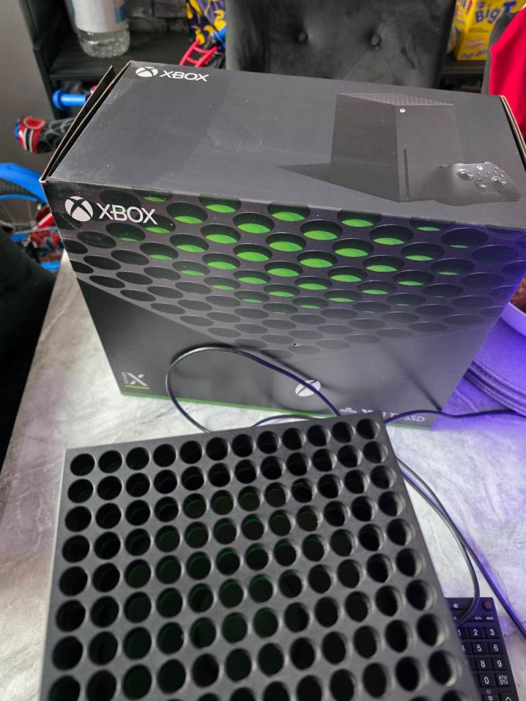 Xbox series X Console with Controller – will include free 43" 4k tv but has tint of blue on screen  