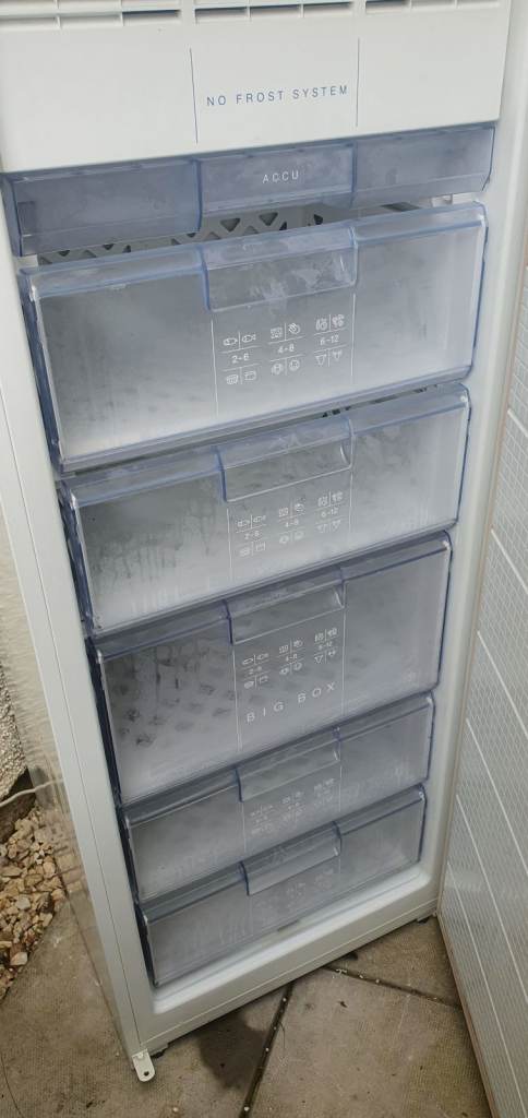 Upright FREEZER frost free 