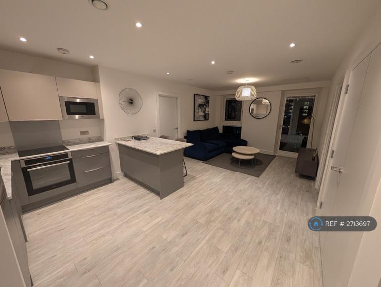 2 bedroom flat in Chapel Street, Salford, M3 (2 bed) (#2713697)