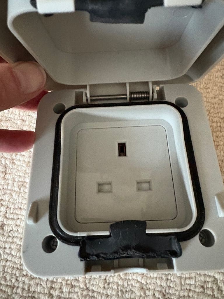  We 13 Amp 250 Volt Waterproofing 1 Gang Socket 