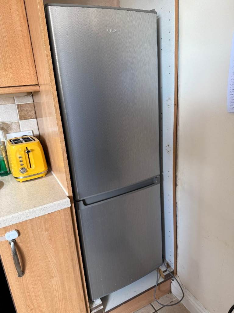 LOGIK Fridge Freezer - Excellent Condition | RRP £249
