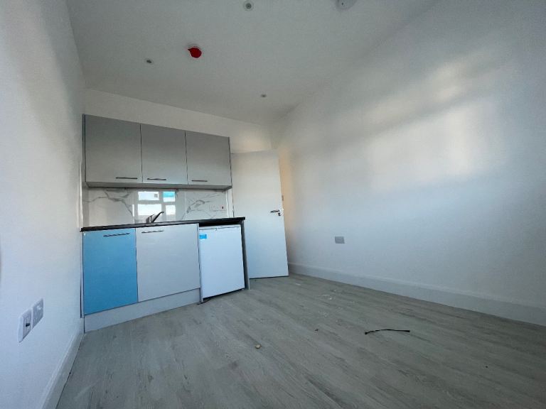 Studio Flat 3 Newly Built Colindale NW9