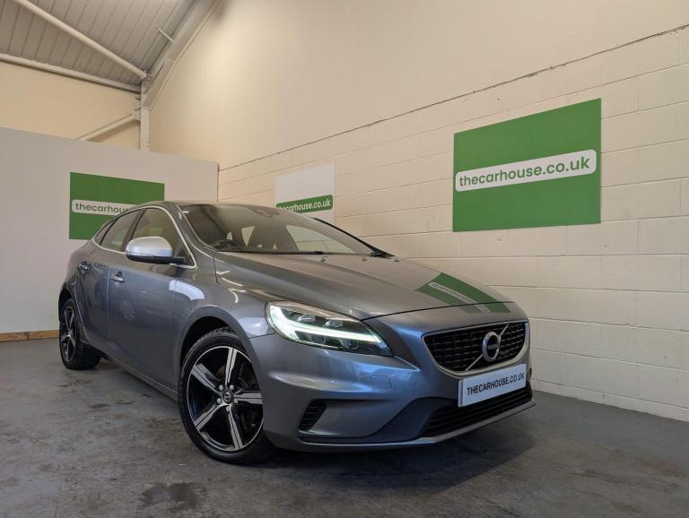 2019 Volvo V40 2.0 T2 GPF R-Design Nav Plus Euro 6 (s/s) 5dr HATCHBACK Petrol Manual