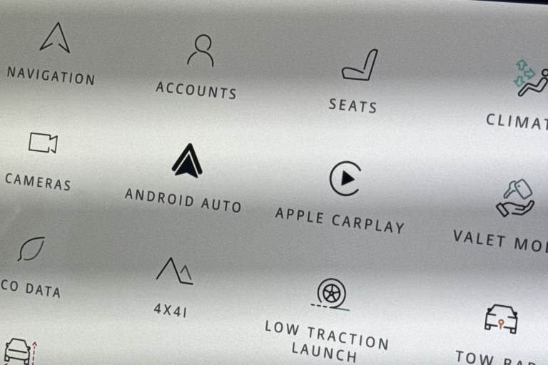 2025 Land Rover Defender 110 3.0 D250 MHEV X-Dynamic SE Auto 4WD Euro 6 (s/s) 5dr SUV Automatic