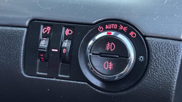 2015 Vauxhall Mokka 1.6i SE 2WD Euro 6 (s/s) 5dr HATCHBACK Petrol Manual