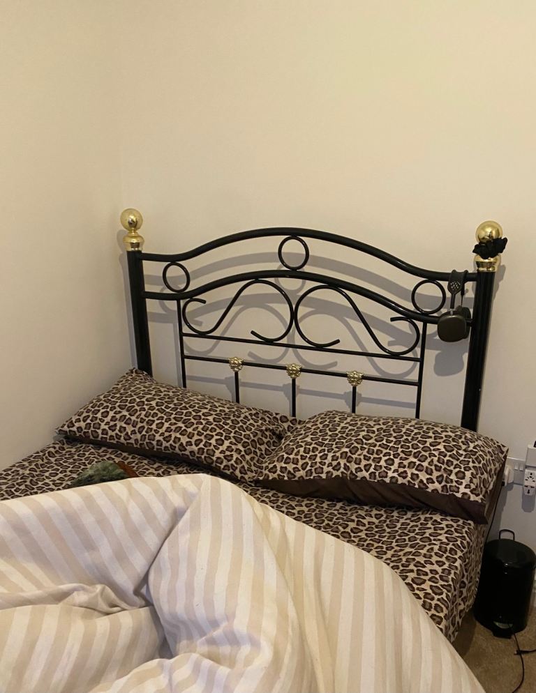 Double room to rent (female preferred)