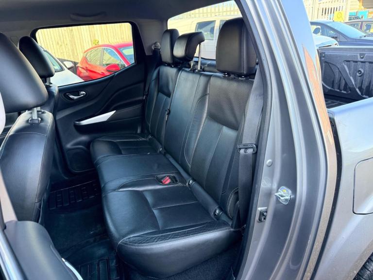 2016 Nissan Navara 2.3 dCi Tekna Auto 4WD Euro 5 4dr PICK UP Diesel Automatic