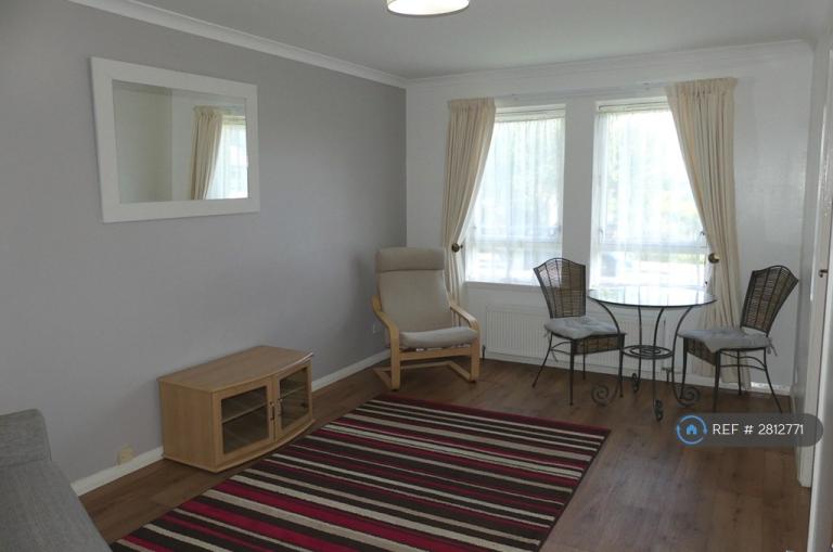 2 bedroom flat in Pitmedden Terrace, Aberdeen, AB10 (2 bed) (#2812771)