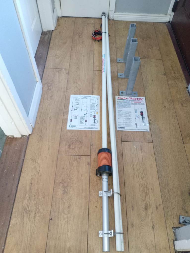 Sirio GainMaster Antenna + Wall Brackets