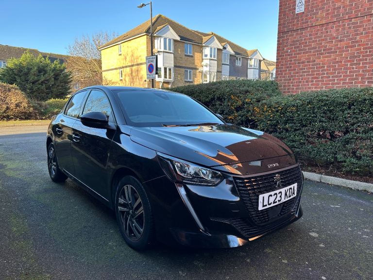 Peugeot, 208, Hatchback, 2023, Semi-Auto, 1199 (cc), 5 doors