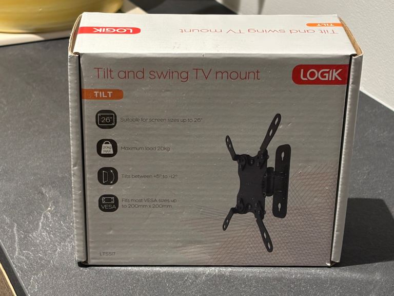Tilt & swivel TV mount