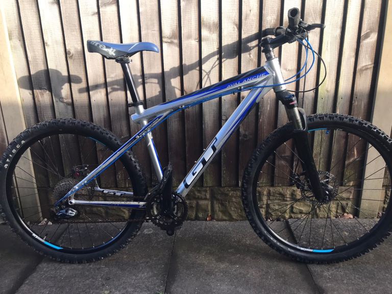 GT Avalanche 2 Mountain Bike - Mint Condition 