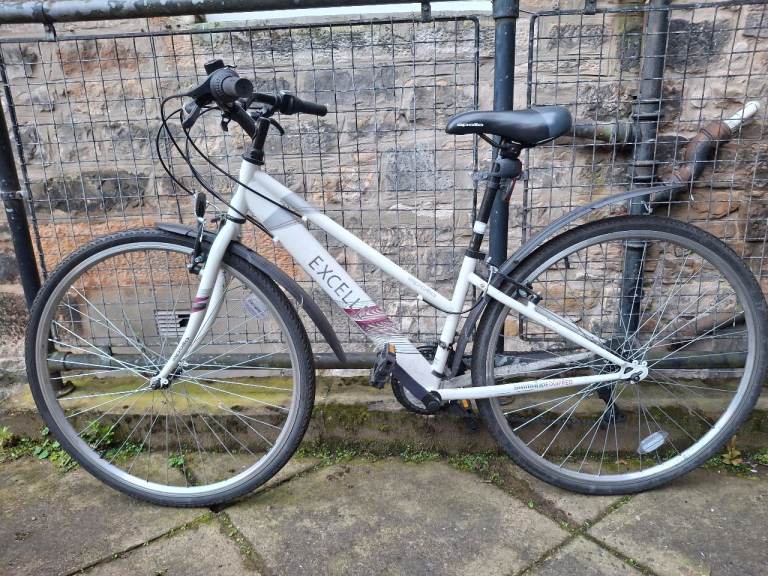 Apollo Excelle woman's bike for sale with optional extras