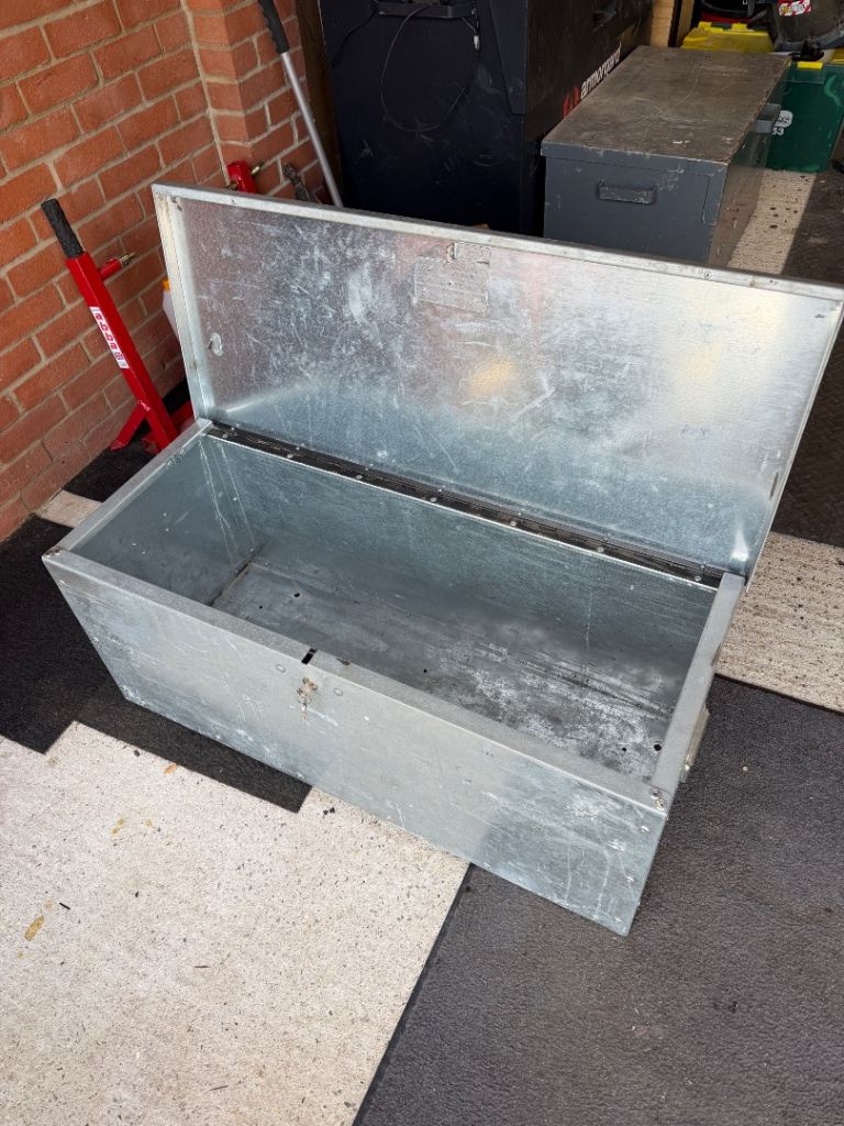 Van vault storage 