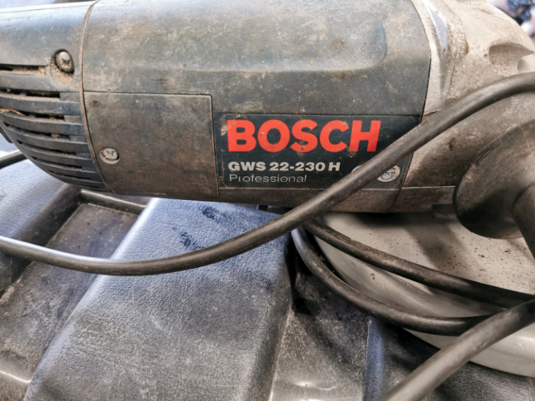 Bosch 9" grinder 240v with tree root cutting blade, 