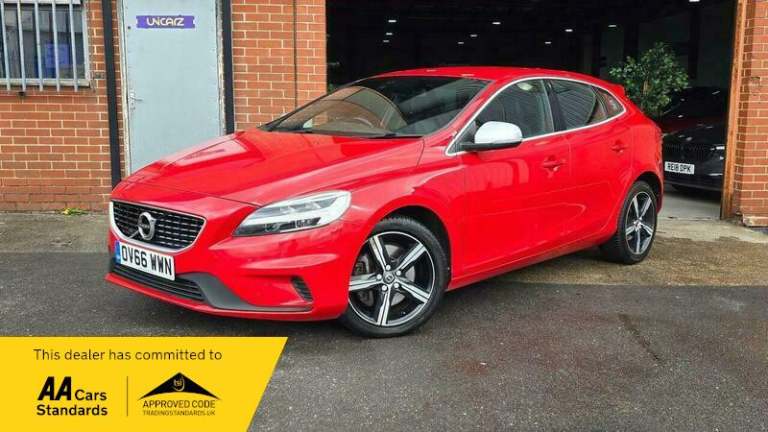 Volvo V40 1.5 T3 R-Design Hatchback 5dr Petrol Auto Euro 6 (s/s) (152 ps)