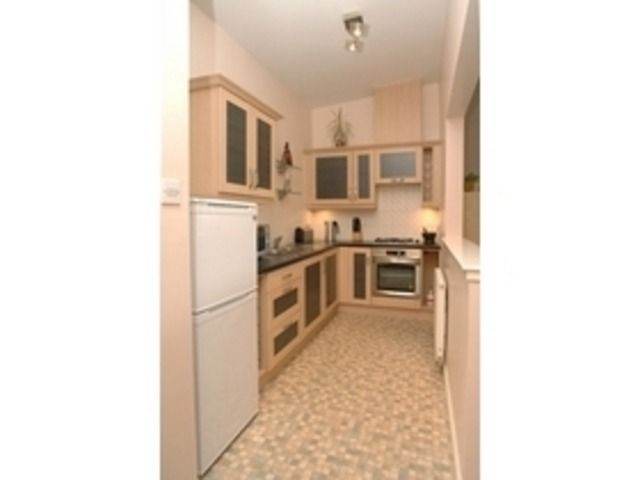 STUNNING FLAT, 2 BEDROOM, FULLY FURNISHED, WEST END LOCATION 