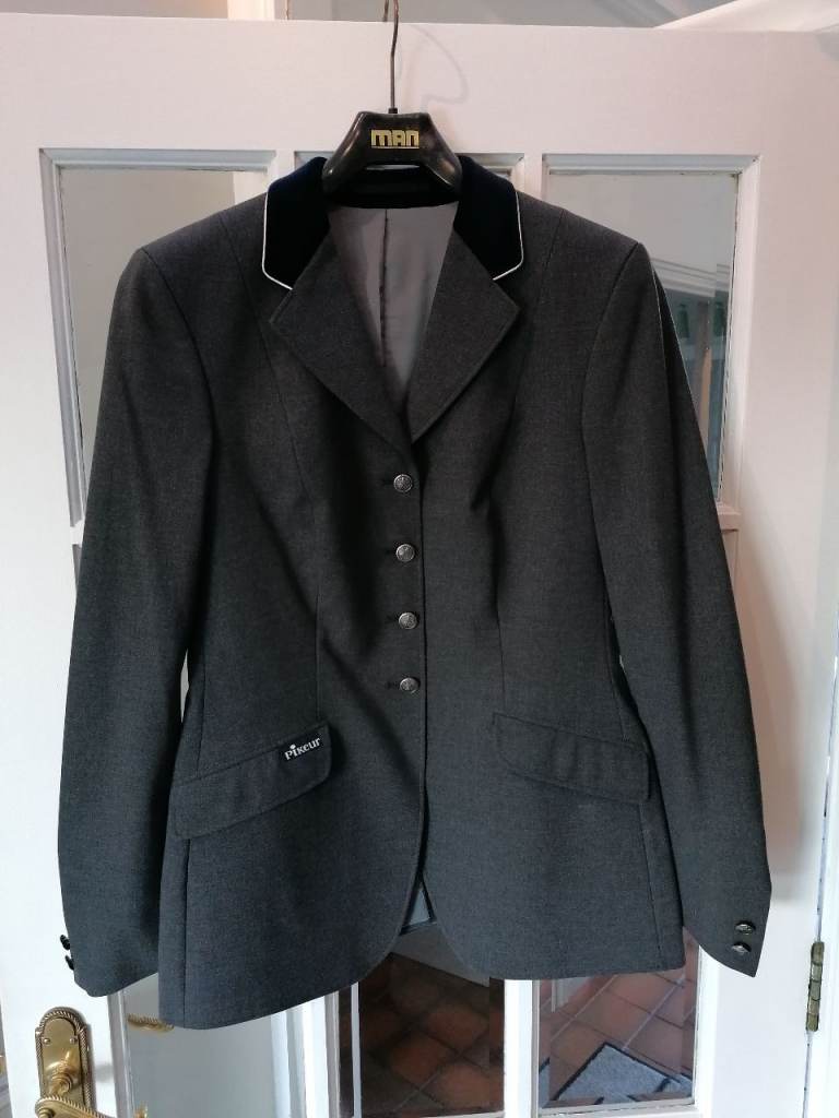 Show jacket 