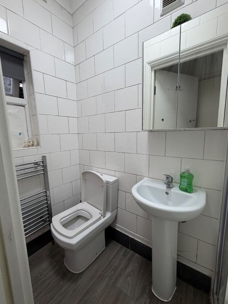 DOUBLE ROOM AVAILABLE NOW 