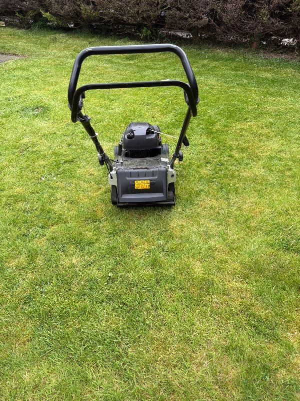 Hayter Harrier 41 Petrol lawnmower c/w roller. Pull cord start Briggs & Stratton engine 