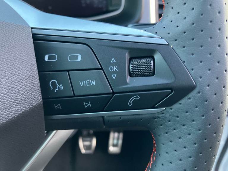 2025 SEAT Ateca 1.5 TSI EVO FR Black Edition 5dr Estate PETROL Manual