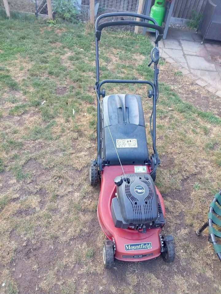Mountfield Petrol Lawn Mower – Red, Good Condition