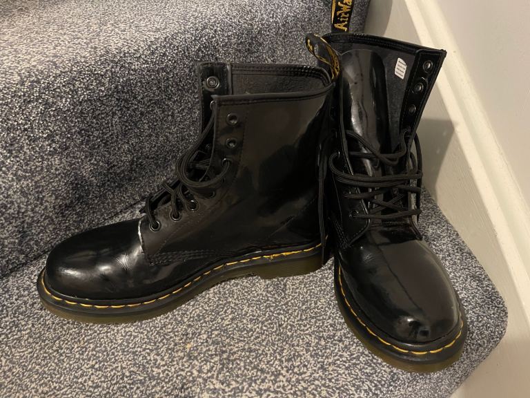 image for *BRAND NEW*Beautiful Doc Martens women’s size 7 UK for sale.