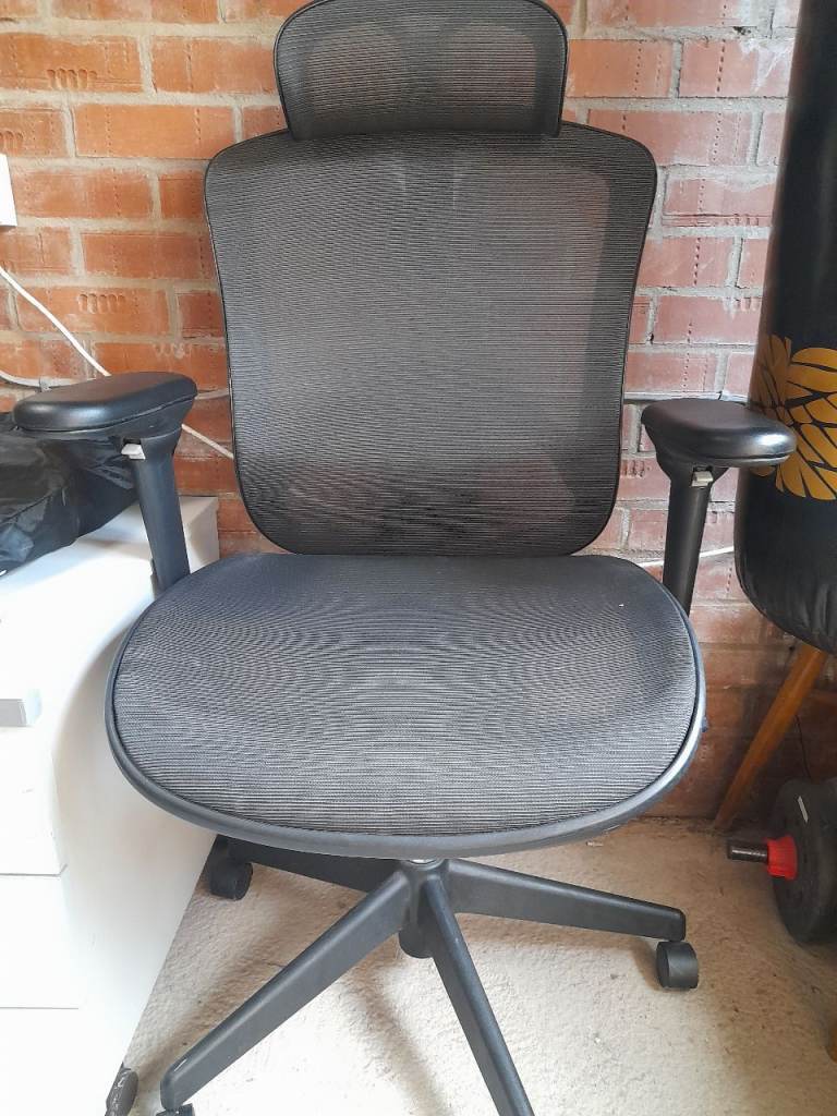 Grey Mesh Office Chair with Headrest – Good Condition