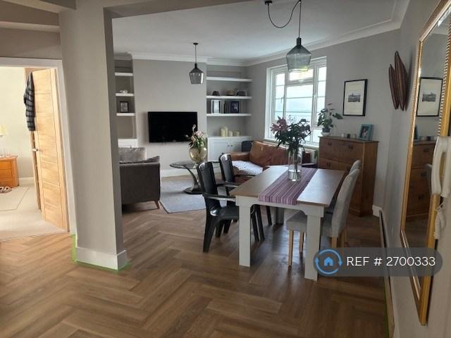 2 bedroom flat in Edge Hill, Wimbledon, SW19 (2 bed) (#2700333)