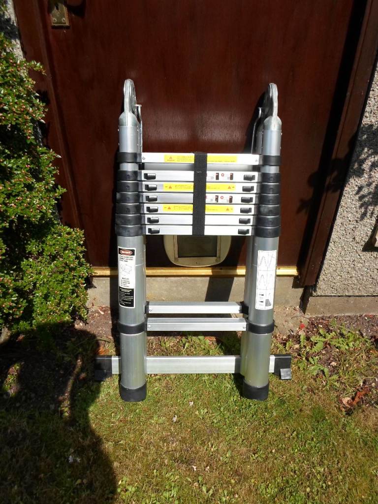  Telescopic folding 5 metre ladder