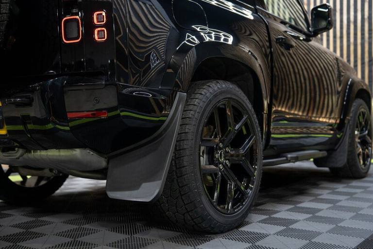  Land Rover SUV 4WD 3.0 Automatic Diesel Defender 90 Hard Top SUV Diesel Automatic