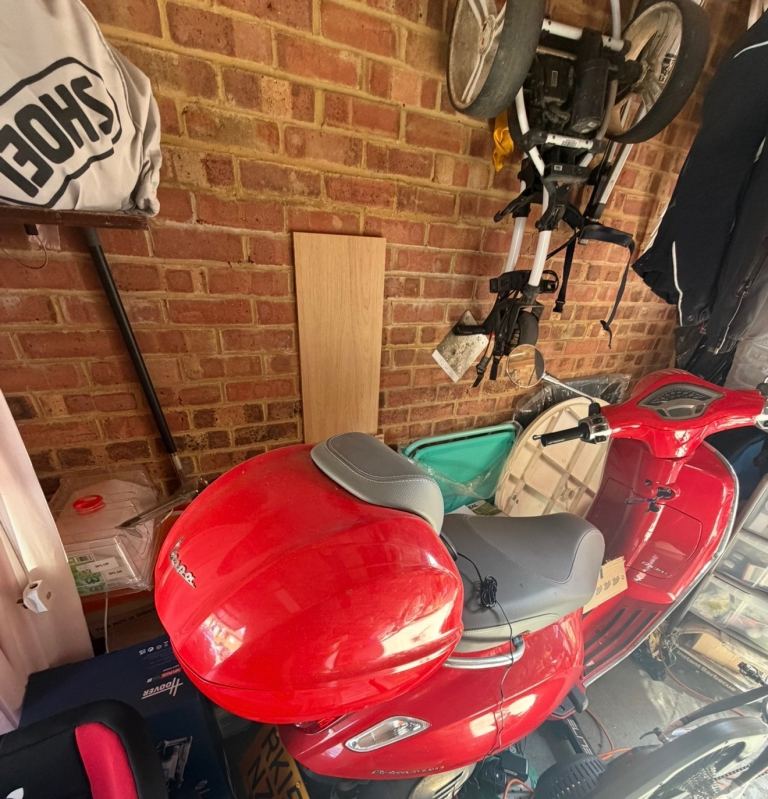 Piaggio, VESPA, 2015, 124 (cc)
