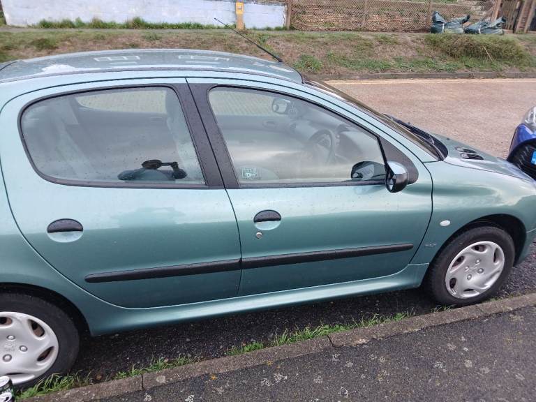 Peugeot, 206, Hatchback, 2001, Other, 1587 (cc), 5 doors