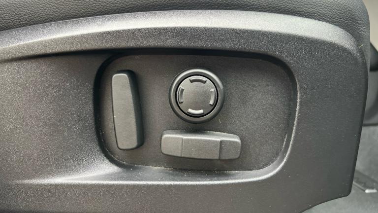 2023 Land Rover Defender 3.0 D300 X-Dynamic SE 110 5dr Auto (7 Seat) With H