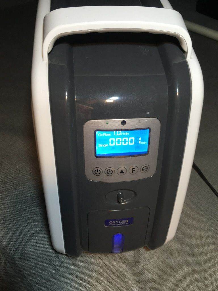 AM-1 compact, portable oxygen concentrator