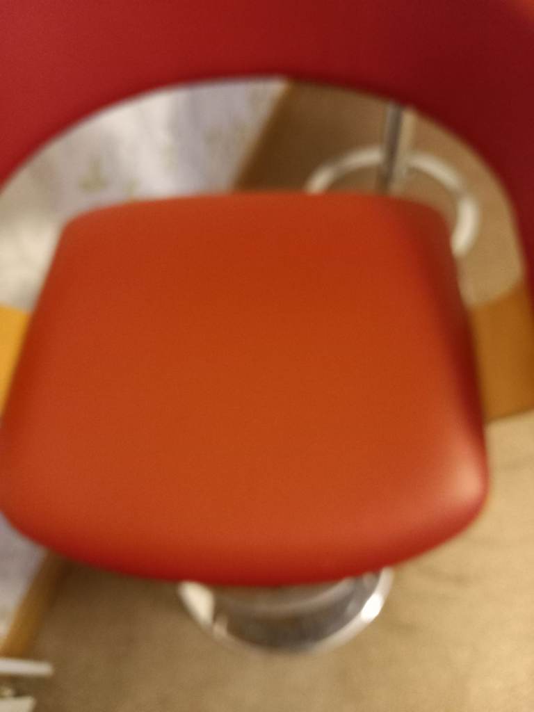 2 stools fixed height