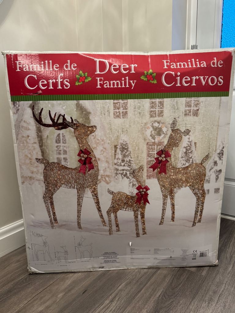 LED Deer Family Christmas Decorations –New in box 