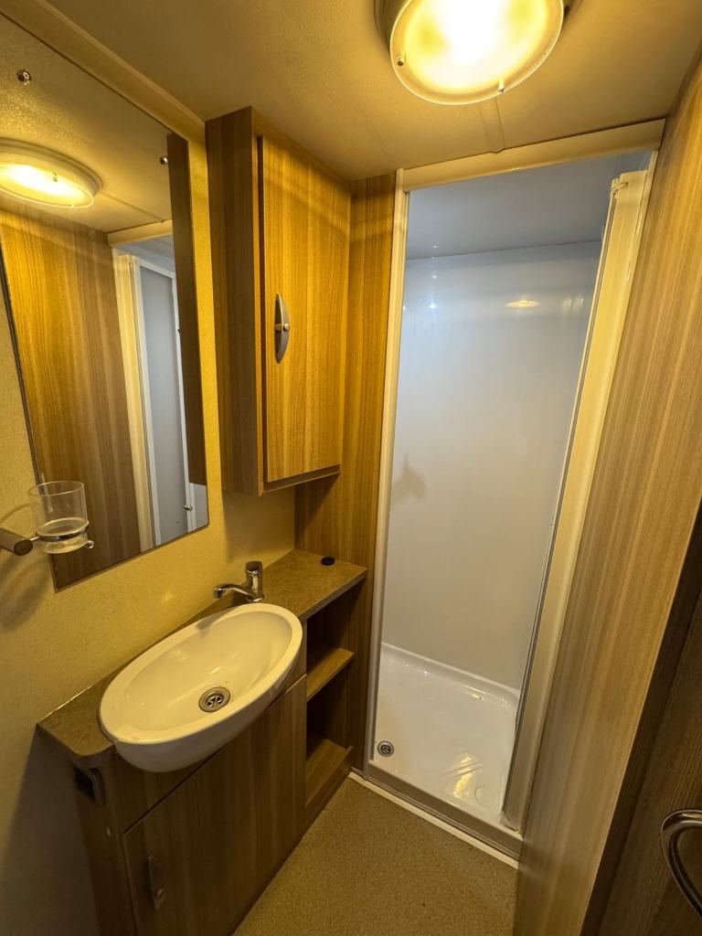 ⭐️ 2013 STERLING ECCLES SPORT 554 ⭐️ FIXED BED 4 BERTH ⭐️ LARGE SOLAR PANEL ⭐️