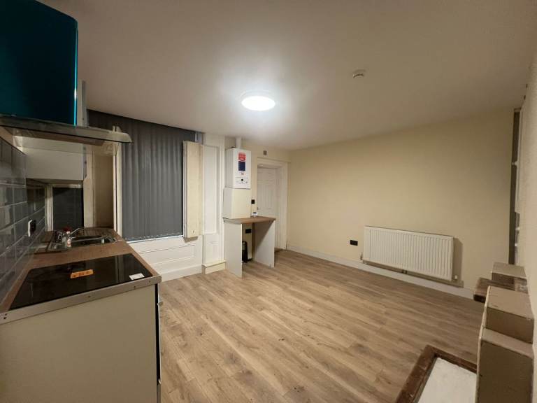 ***ONE BEDROOM FLAT TO RENT***SPACIOUS FLAT***IDEAL FOR WORKING PROFESSIONALS***CALL NOW TO VIEW***