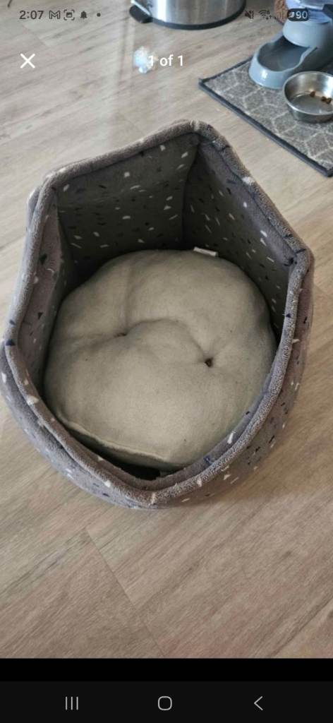 Cat bed