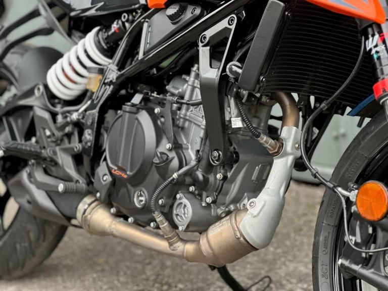 Stunning One Owner 2025/75 KTM Duke 125 Motorcycle 