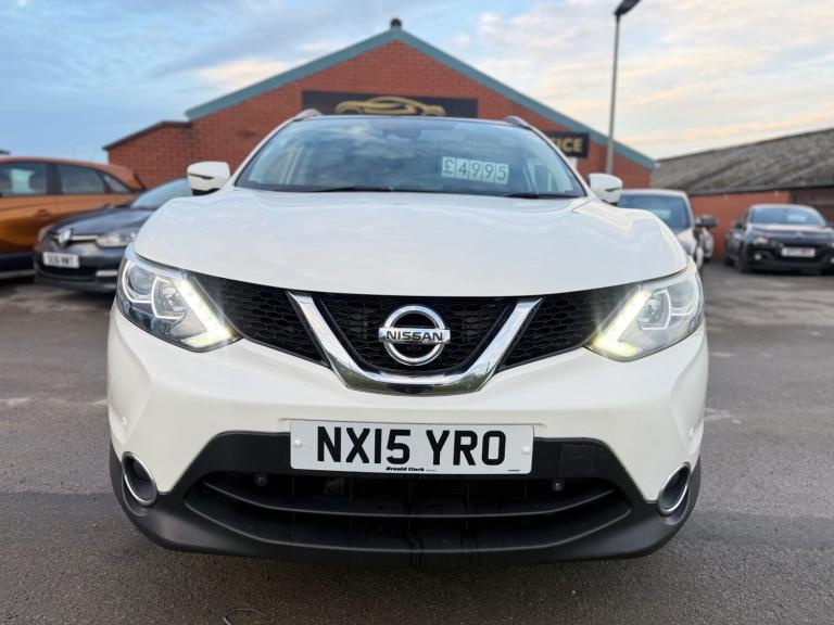 2015 Nissan Qashqai 1.2 DiG-T N-Tec+ 5dr HATCHBACK Petrol Manual