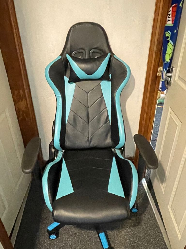 Gaming chair 