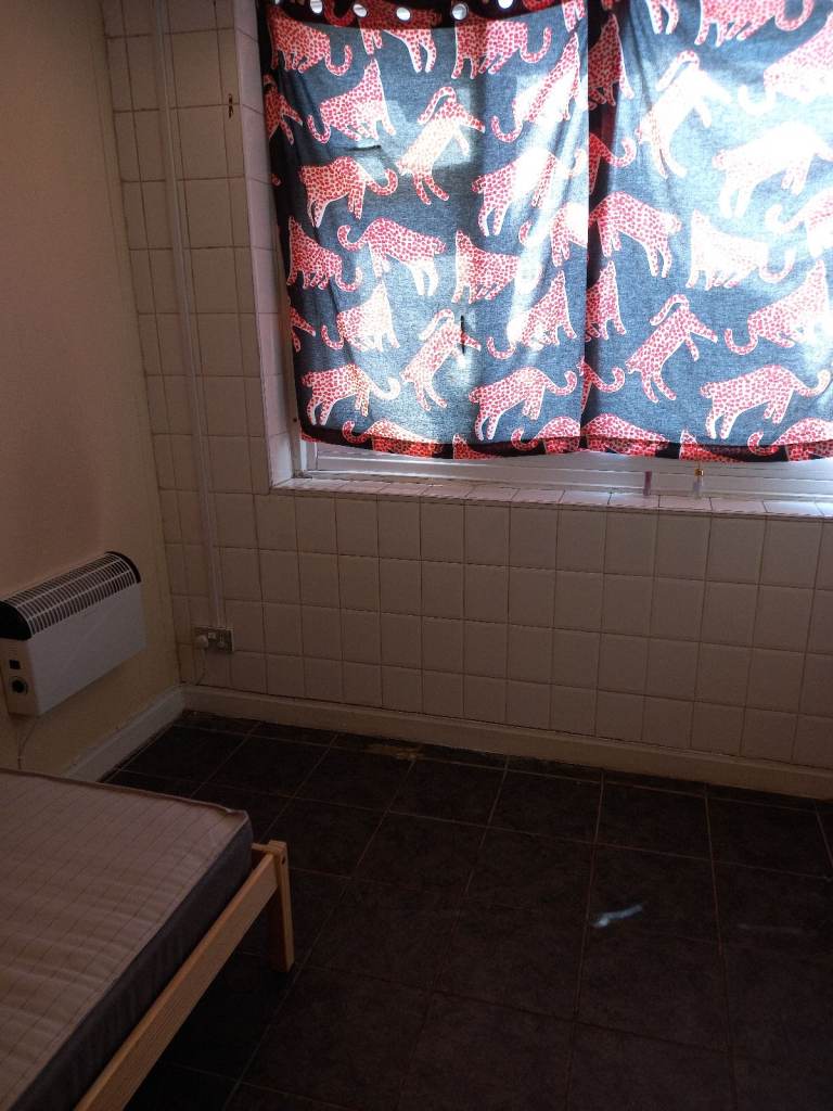 **LET BY** 2 BEDROOM TERRACED HOUSE** NORTH ROAD** ST6 2DN** DSS ACCEPTED** NO DEPOSIT**