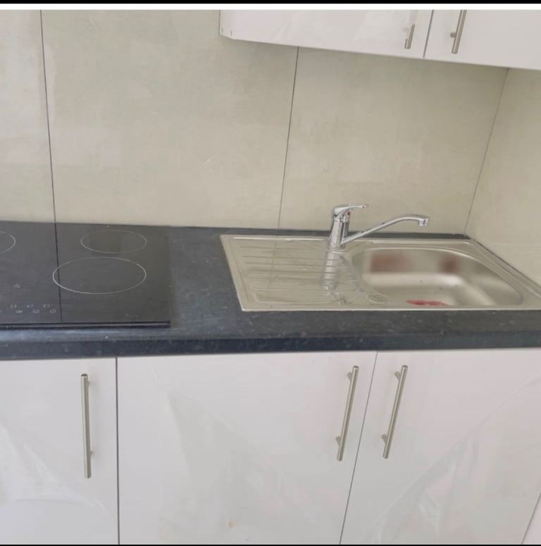 Double bedroom Studio flat on greenlane Dagenham/ Ilford 