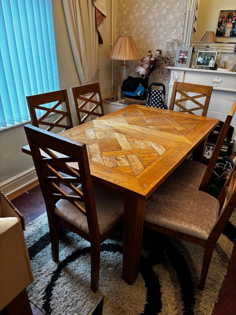 Solid Oak Dining Table & 6 Chairs 