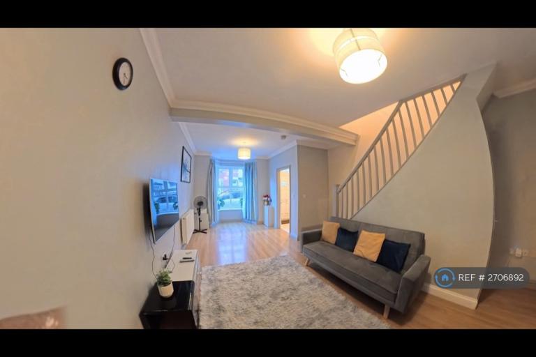 4 bedroom house in Spencer Street, Northampton, NN5 (4 bed) (#2706892)