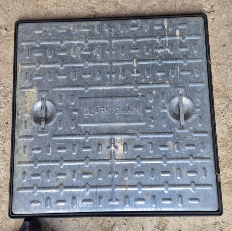 Clark-Drain Silver Metal Manhole Drain Cover 63cm x 63cm ( 630mm x 630mm ) NEW