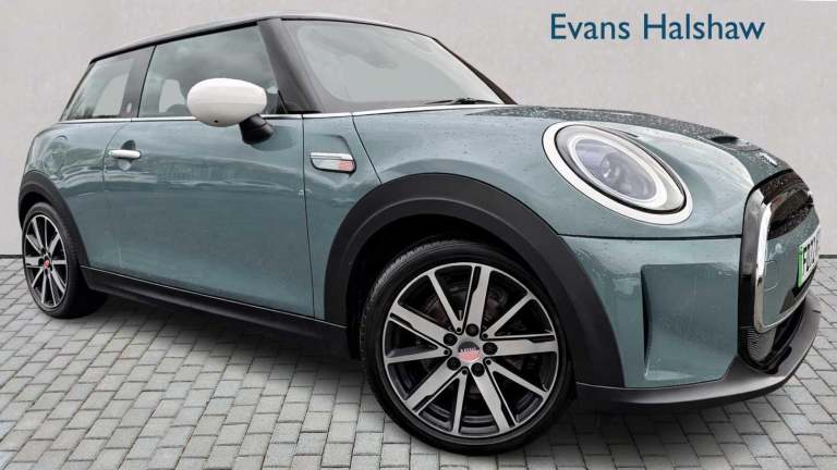 2022 MINI Hatch 135kW Cooper S Multitone Edition 33kWh 3dr Auto Hatchback Electric Automatic